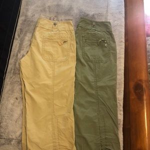2 pairs of size 8 American Eagle capris 🌻